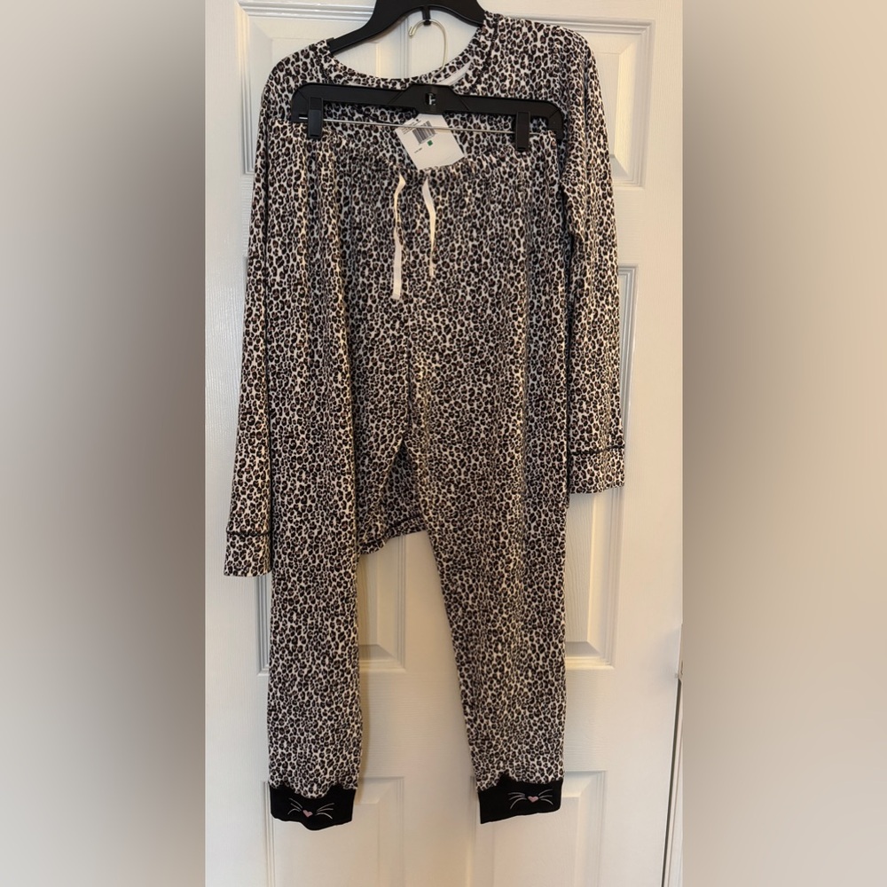 Kensie two-piece leopard pajama set Large